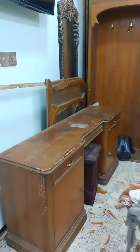 غرفة نوم • أثاث خشب • للبيع