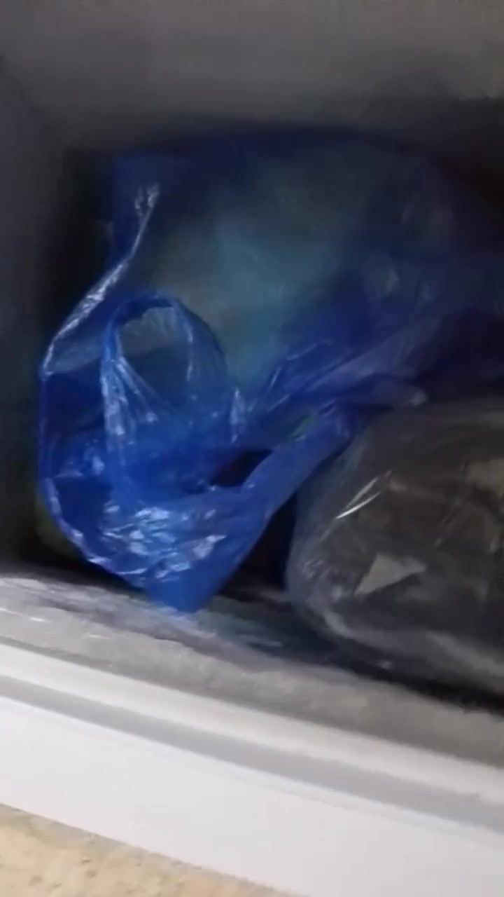 السلام عليكم مجمده للبيع حجم 18 قدم نضيف شغال بلادي ماواصل تصليح مال بيت سعر 220 الف بي مجال بسيط للطيبين مكاني الايمن العريبي تواصل واتساب    
***********
