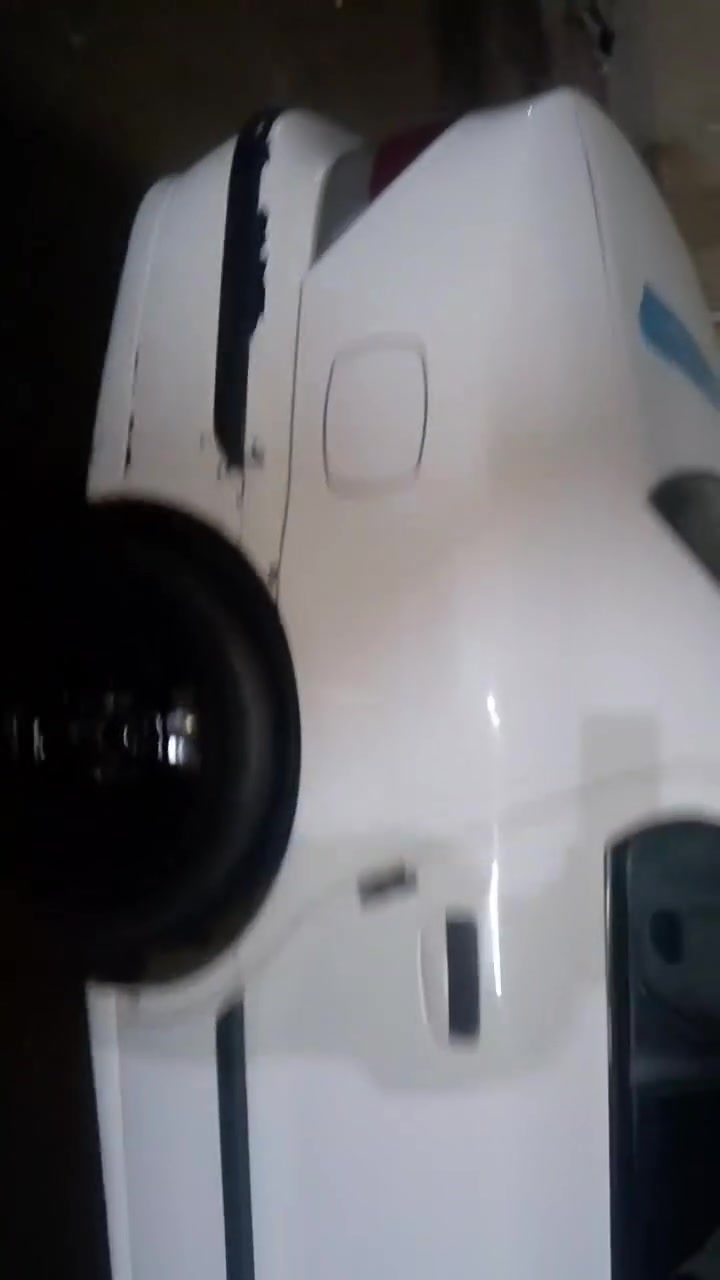 السلا عليكم  سياره للبيع كفاله عامه كير و مكينه فرنسي حداديه جديده تخم داير جديد السعر حاص ***********الستفسار
