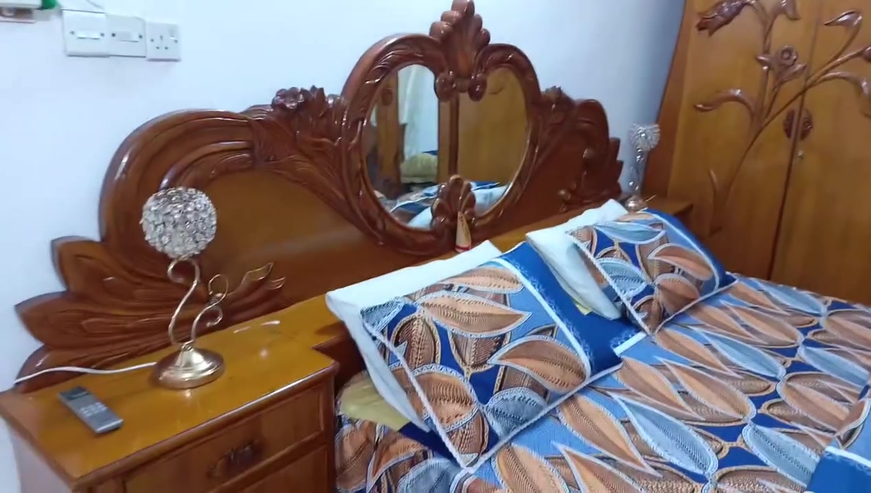 السلام عليكم غرفه مستعمله اخت الجديده بمليون و250 وبيها مجال للاستفسار خاص او على الرقم ***********
