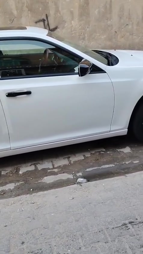 سلام عليكم اوباما كرايسلر موديل ٢٠١٥ محدثه بسمي أربيل سنويه صاقطه صارله ٨ أشهر  داخله اكلين بيه اهنا بلعراق اني صبغت الباب العبري جان بي بارد موحلو وصبغته من لجامه وجوه بدون فتح والجاملغ الأمامي مال السايق بي نص صبغ فقد بدون فتح والهلال الوره بهن صبغ هم ماصاعد للجاملغ وماشيه ١٤٨ ميل السعر 205 وبيها مجال الله شاهد سياره مال بيت ابد ما مشتغله عل خط  عنوان كربلاء المقدسه الرقم ***********

نص مكتوب في الصور:
- Galaxy S24 Ultra