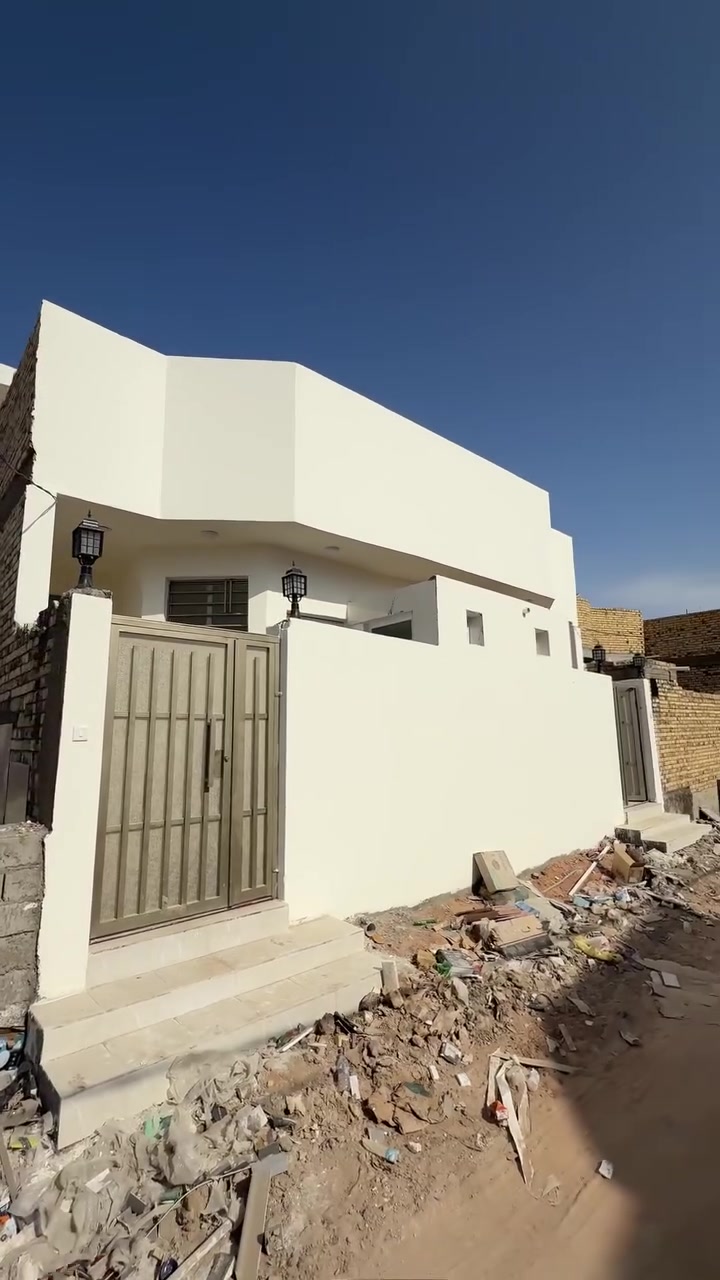 بيت للبيع • حي الجامعة • ١٠٠م