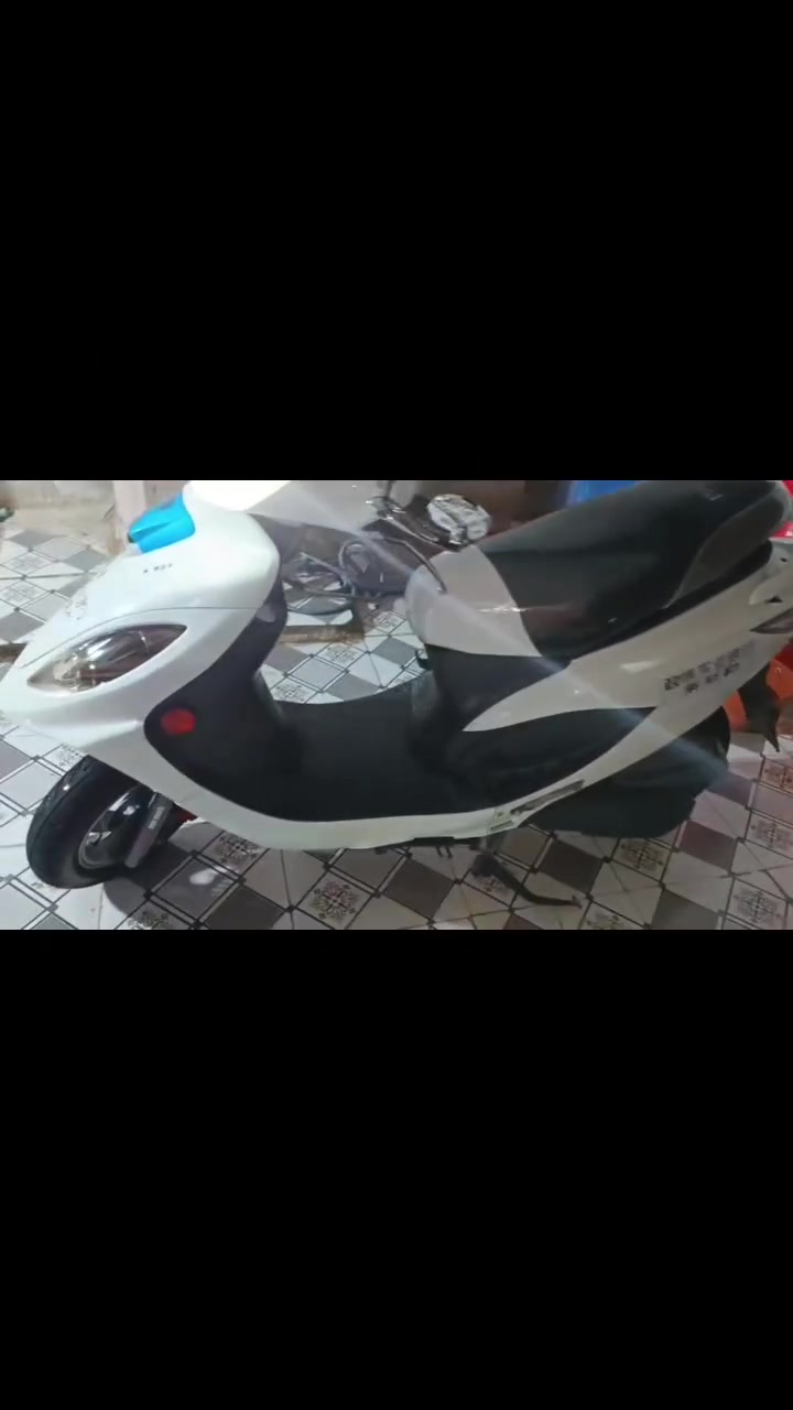 V2 • بوليسي19 • ١٨٠٠٠