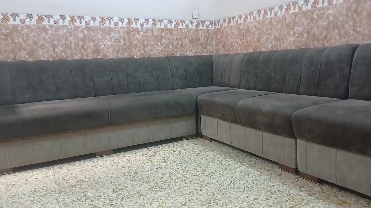ديوان للبيع جديد شغل درجه اولى شغل كله بلوك اسود السعر ٣٥٠ وبي مجال ***********
