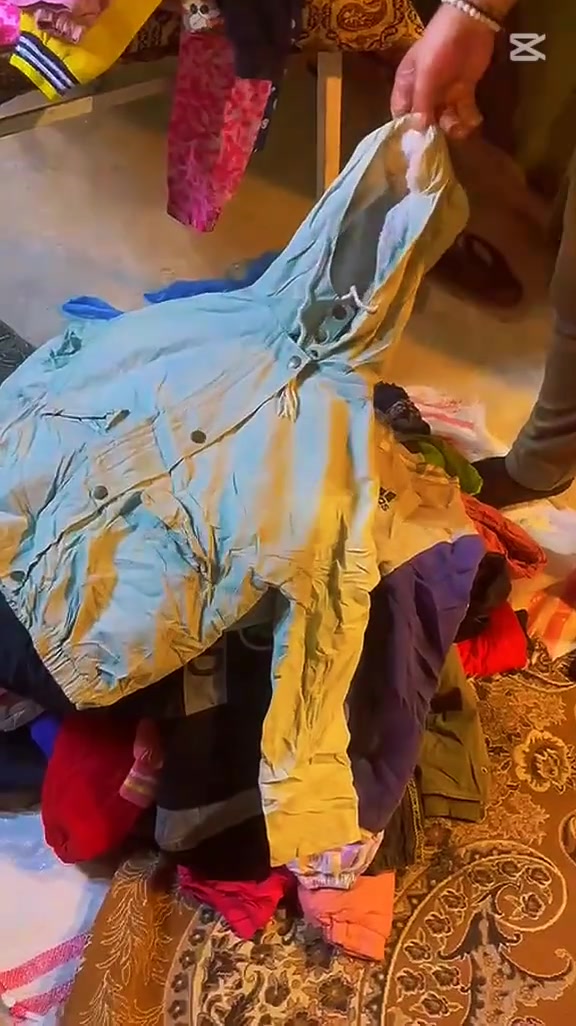 بالات اوروبيه حيدر ابو رقيه قماصل اطفال ونسائي ورجالي وبجايم رجالي ونسائي واطفال كوتات كوتات نسائيه وولادي واحذيه نسائي رجالي ولادي بناتي اطفال الاسعار اكو خمسه اكو ثلاثه واكو الف واكو 2000 عنوان بصره كازينو  لبنان الجوزات كافه المحافظات رقم الهاتف ***********
