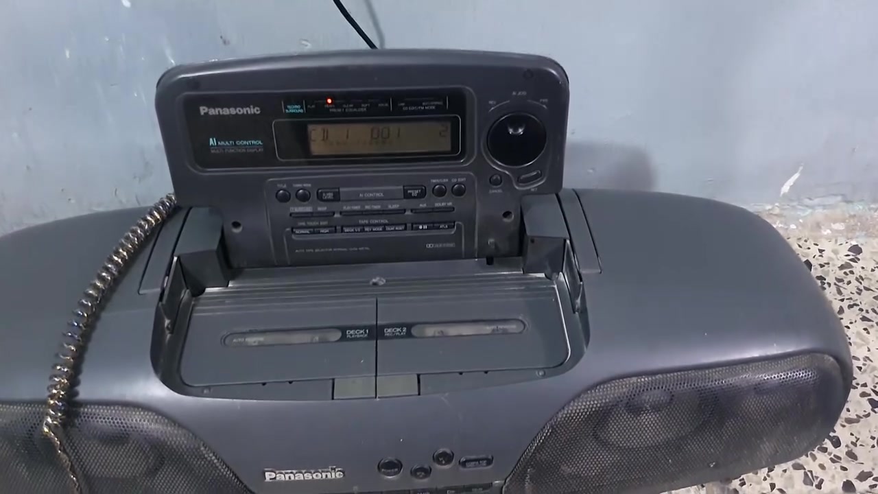 مسجل Panasonic ياباني أصلي نضيف شغال كامل 
سيدي 
كاسيت 
AUX
راديو

السعر 50  وبي مجااال أو مراوس براديو صغير أصلي

العنوان بغداد تواصل ***********
