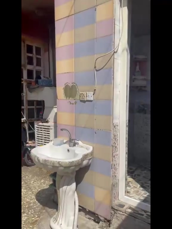 عقار للبيع
🏠 مساحة ١٠٠م

الطابق الأرضي:

• استقبال

• مطبخ

• غرفة

• خدمات

الطابق الثاني:

• غرفتين نوم

• خدمات

📍 الموقع: عقار سيطرة الشعب القديمة – السريدات

📞 للاستفسار: مكتب البديري

***********
