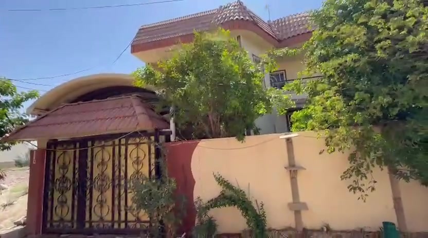 دار للبيـــــــــــــع....
الجمجمه الشماليه قرب مجسر بته.... 
طابــــــــو زراعي سنـــــــــد // 25.... 
بمســـــــــاحه / 200م طابقيــــــــن والبناء نظيف جداً 
أربعة غرف نوم صالــــــه هـــــــول مطبـــــــــــخ حار بارد صحيات خارجية وداخليه كــــــــــراج حديقــــــــــه ومـــــــــــــناور 
ـــــــــــــــــــــــــــــــــــــــ
تبليـــــــط مــــــــاء كــــــــهرباء 
عقارات رامســــــــــر 
***********
***********
