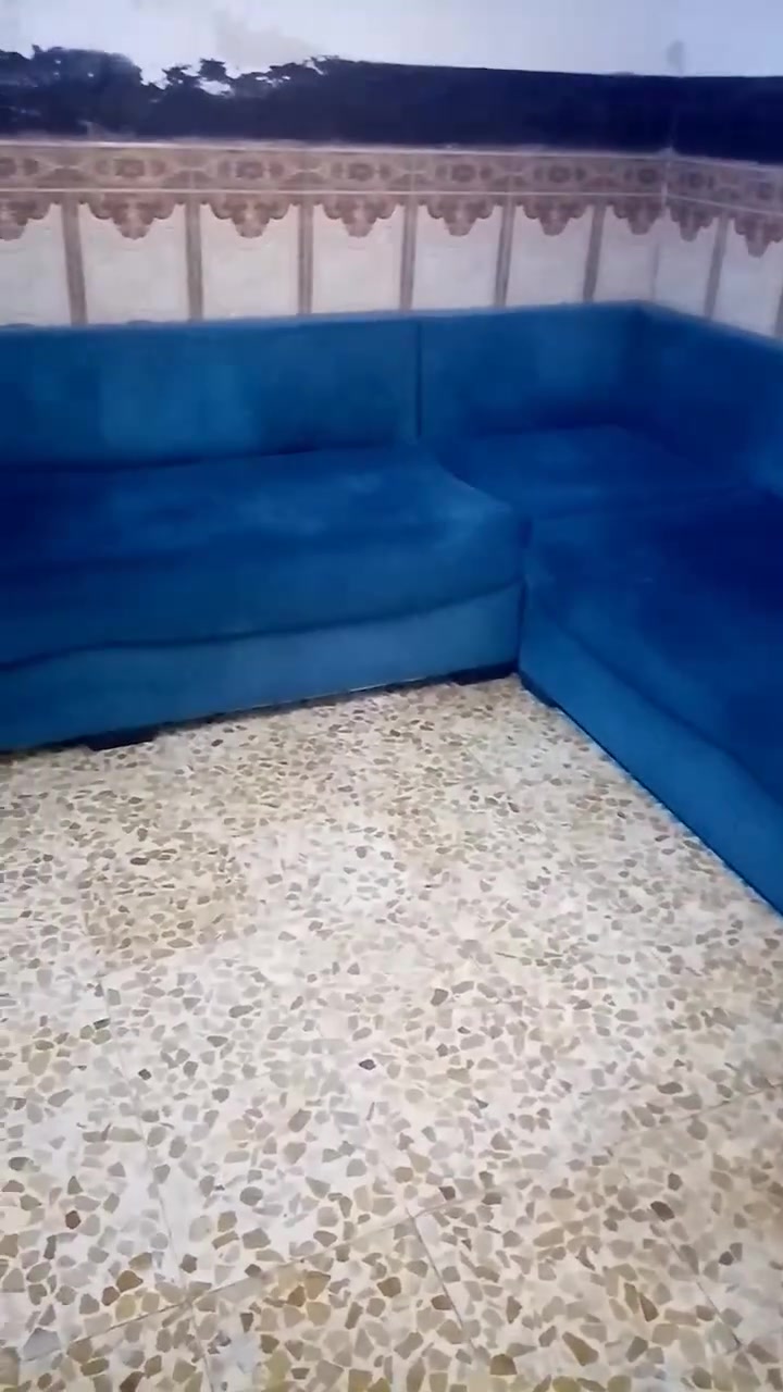 ديوان للبيع مستخدم شي قليل عنوان موصل جانب ايمن سعر ٨٠الف ***********
