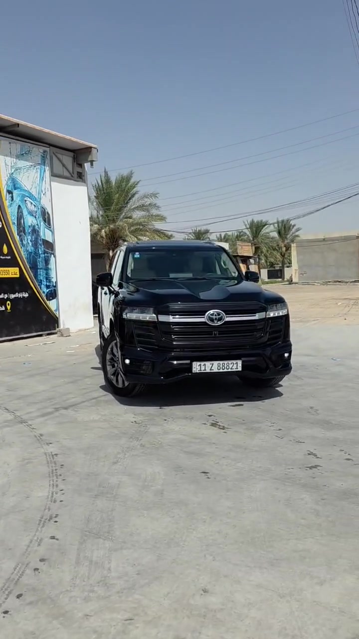السلام عليكم 
لاندكروز 2024لون اسود 
فول مواصفات بريم لمتدد 
توين تيربو GXR كامرات محيطيه
السياره بعدها زيرو ماشيه 18 ألف 
مغلفه بي بي أف bbf كامل السعر 73 بيها مجال 
التواصل 
***********
***********
