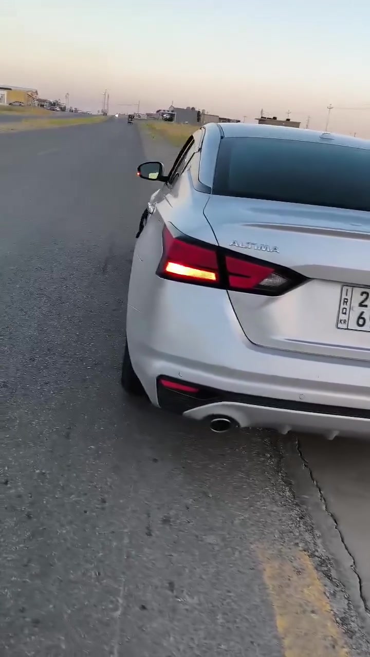 السلام عليكم نيسان التيما فول مواصفات
كشنات كهرباء 2 هندبرك كهرباء بنرامه قياده ذاتيه تبريد قطعتين ستيرن تدفئه رادار امامي خلفي نقطه عمياء توقف ذاتي كار بلي دخول ذكي 136كم تبريد ثلج تدفه نار سياره جاهزه من كلشي صور الضرر موجوده ضرر قطعتين ونص 
رقم الهاتف ‏‪***********‬‏
