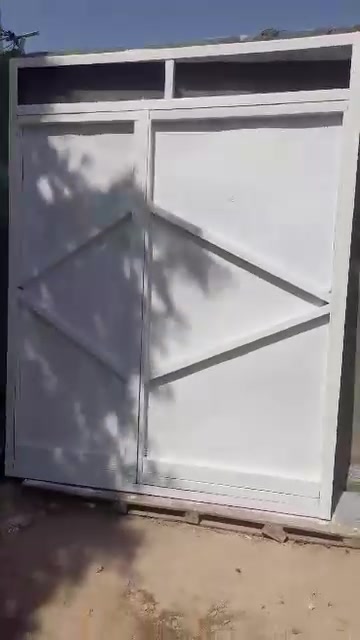 السلام عليكم باب رئيسيه للبيع جديد ثقيل بليت بلادي كيج ٢٠ طلاكتين العر ض،متر ٧١ والارتفاع مترين و٢٠ مستعمله نضيفه السعر ٢٠٠ وبيها مجال بصيط كوفه حي ١٧ تموز قرب دور الحوزه رقمي ***********.  ابو علي
