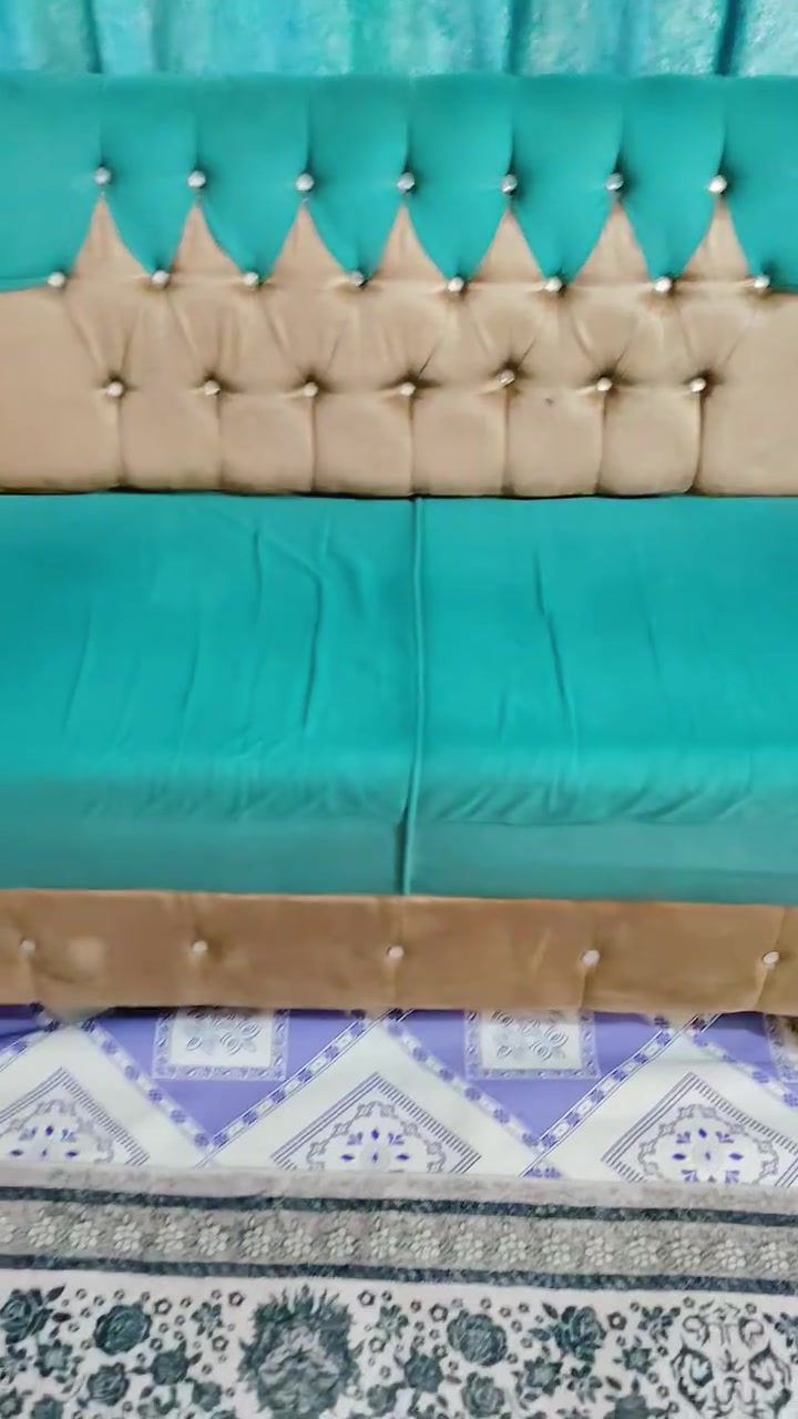 لبيع ديوان 9مقاعد سعره 200بس عايز رجلين 7 حله طهمازيه ***********او مراوس
