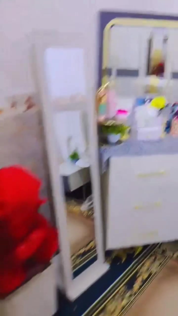 سلام عليكم غرفه نوم تركي مستعمل سعرهه 650او بيهه مجال ***********

