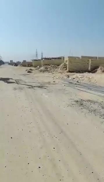 السلام عليكم ورحمه الله مجمع كربلاء السكني قرب سيطرت ام الهوى يبعد عن الشارع حله كربلاء 100 متر قطعه 100 متر كافه الخدمات الصحيه والخدمات اللي مدرسه  سعر القطعه 23 مليون وبيها مجال شيء قليل القطعه سند طابو 25 تحويل مباشر    رقم تلفوان ***********
