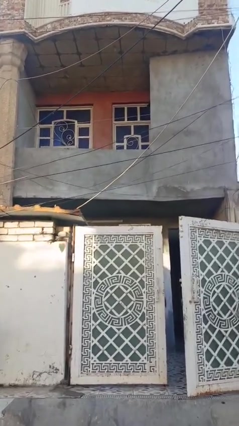 السلام عليكم 
⚠️يعلن مكتب عراق السلام للعقار 
      عن توفر 
🏠 منزل للبيع مساحة 100 م طابقين
      الحسينية . منطقة ال 23 خلف جامع الرحمن مدخلين 
       استقبال +حولي +غرفة نوم 💤  +ترك
        + صحيات الطابق الثاني غرفتين نوم 💤 
         و صحيات وحولي
للاستفسار الاتصال على الارقام :
لؤي التميمي 
***********
قصي التميمي 
***********
أو زورنا في مكتبنا مكتب (عراق السلام)للعقار 
العنوان : شارع جامع النور 
اهلاً وسهلاً بيكم
