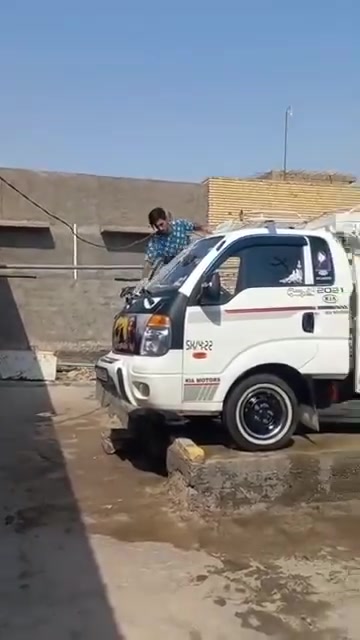 محطة غسل البارون السيارات وغسل جميع  المفروشات سايدين الملعب القديم شارع رقم 5 شارع الحسن المجتبى
