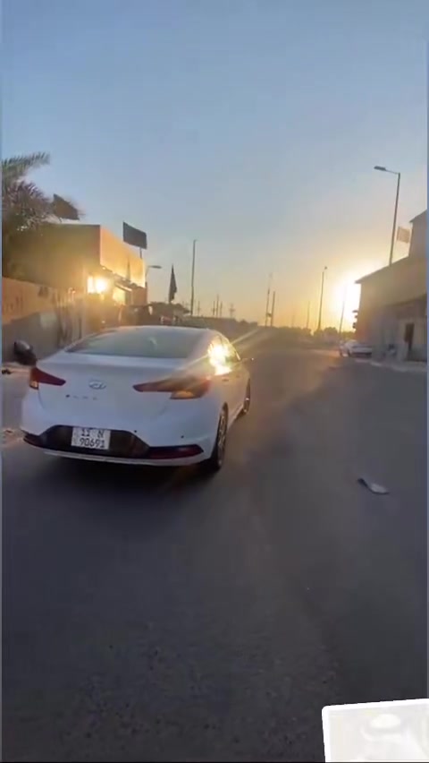سلام عليكم النتره للبيع خليجي مديل٢٠ فول سياره بيه جاملغ مفتوح وبيه هاي شويه بل بنيد علا وضعه ول باقي شوف العين لسعر١٣٠ وبيهً مجال عنوان لبصره***********
