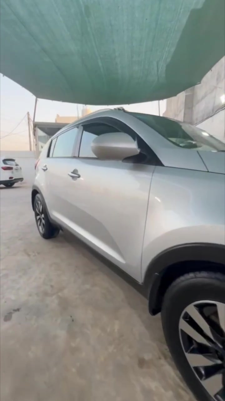 سبورتج ٢٠١٣ كفاله  فقط بيه جراد قماره بسبب لونها
١٣ بسمي  كير مكينه شرط كفاله   من تنقيص وتبخير 
تخم تاير جديد    
دوشمه     بلاديه 
 شواصي تكم حوض كفاله سياره ليبل واحد 
زنون   بلادي
رقم   بغداد   جديد 
 سياره مامتعوبه   وتجي وتشوف بعينك بس من وره جراد قماره اريد بيعها 
 وذا اكو مراوس سورنتو ١٣ او ١٤ او توسان ١٤  بس كون نضيف  انطي نضيف اخذ نضيف. 
***********   ديالى بعقوبه
