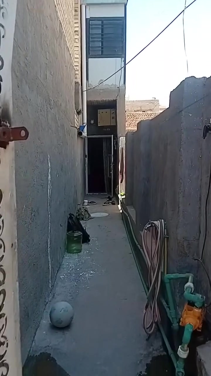 بسم الله رب البدايات نبدء.         دار للبيع سند ٢٥ زراعي طابقين مساحه 60m زعفرانيه نهايه الاربع شوارع شارع كراره تفاصيل عالخاص.        ابو علي وحسين *********** سعر ٥٥وقابل للتفاوض
