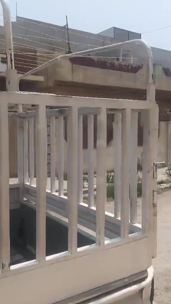 السلام عليكم محجل كيا ٢٧٠٠ اخو الجديد السعر ١٥٠ قفل موصل حي سومر الاتصال ***********
