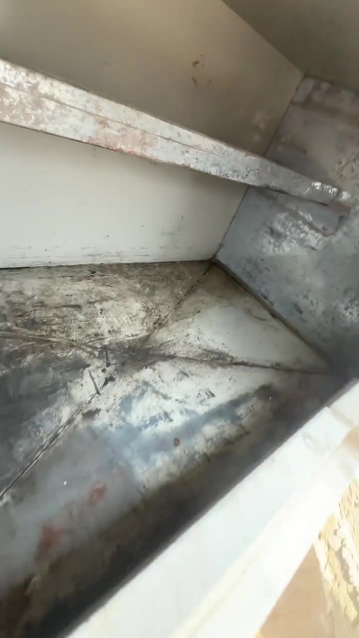 السلام عليكم صندوك وثلاجه للبيع العرض 2 متر والارتفاع 70 والطول 72cm جدد كلش للاستفسار *********** فقط شراي يتصل يرحم والديكم عنوان ميسان
