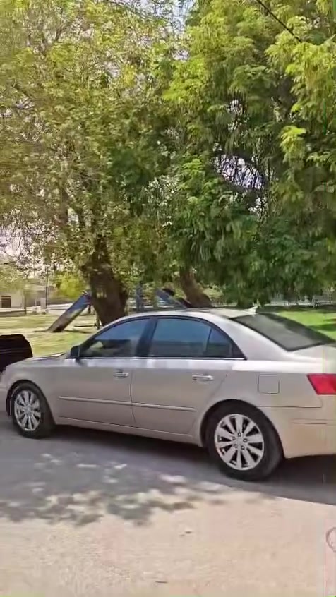 بيت للبيع مساحه ٢٠٠ م طابو صرف  بناء طابقين طابوك جمهوري يحتوي  على استقبال وصاله و4 غرف نوم ومطبخ وصحيات وكراج عنوان كربلاء شهداء الملحق  قرب سوق الحبوبي القديم  للاستفسار اكثر اتصل ***********/***********

