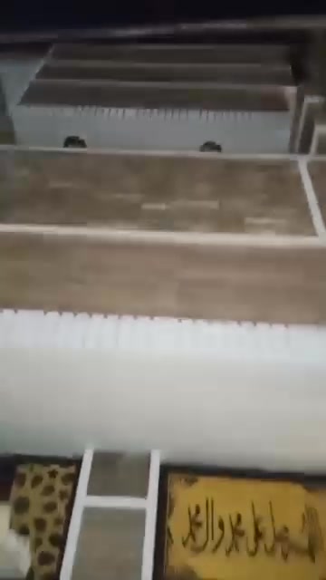 مشتمل في الشعب لاجار بين سوك شلال وسوك اربعة الالف للاجار طابق اول خدمات وهول ومطبخ والطابق الثاني غرفين نوم والثالث سطح اجاره ٥٠٠للستفسار***********
