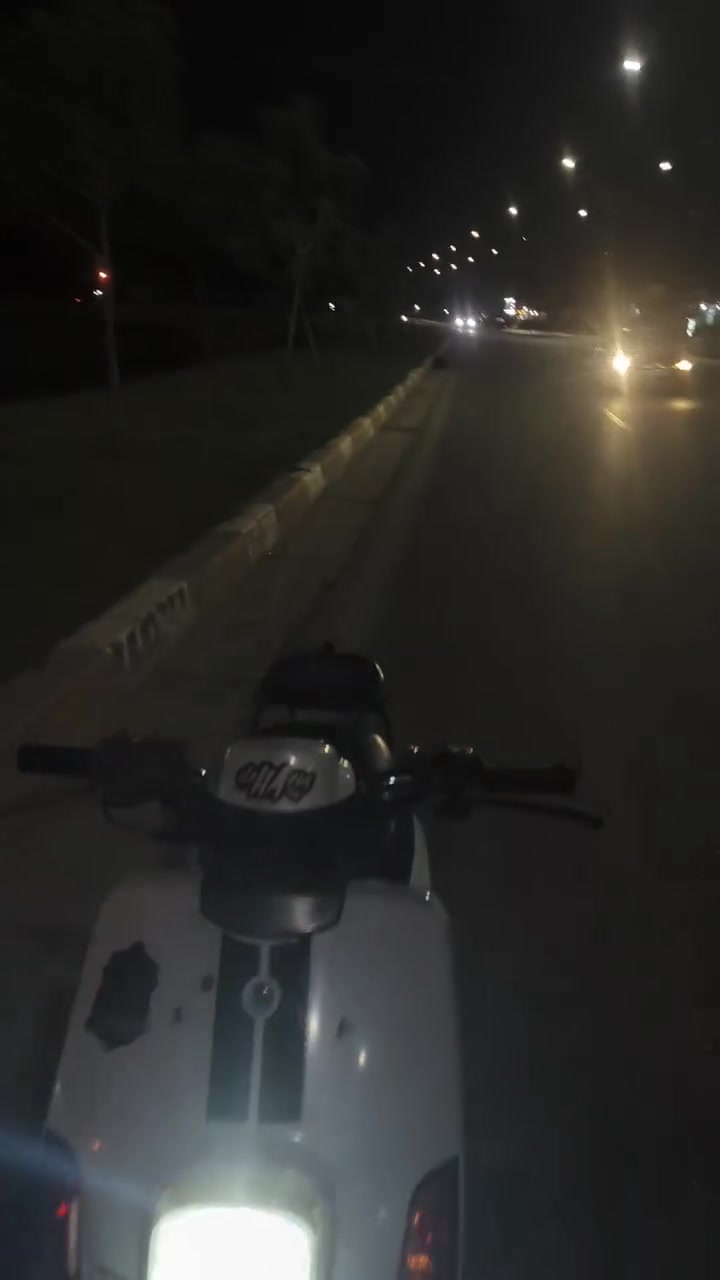 السلام عليكم  بوليس كابريتر موديل 2008 دراجه نضيفه وما متعوبه ودراجه مكينه ناعمة وتخبل جيب مصلح وتعال افحص كامله من كلشي  فقط الشخوط إلي بل كفر ومسويله ادامه قبل يومين كلجات وبنزات سعره 850 مكاني كربلاء رقمي ***********
