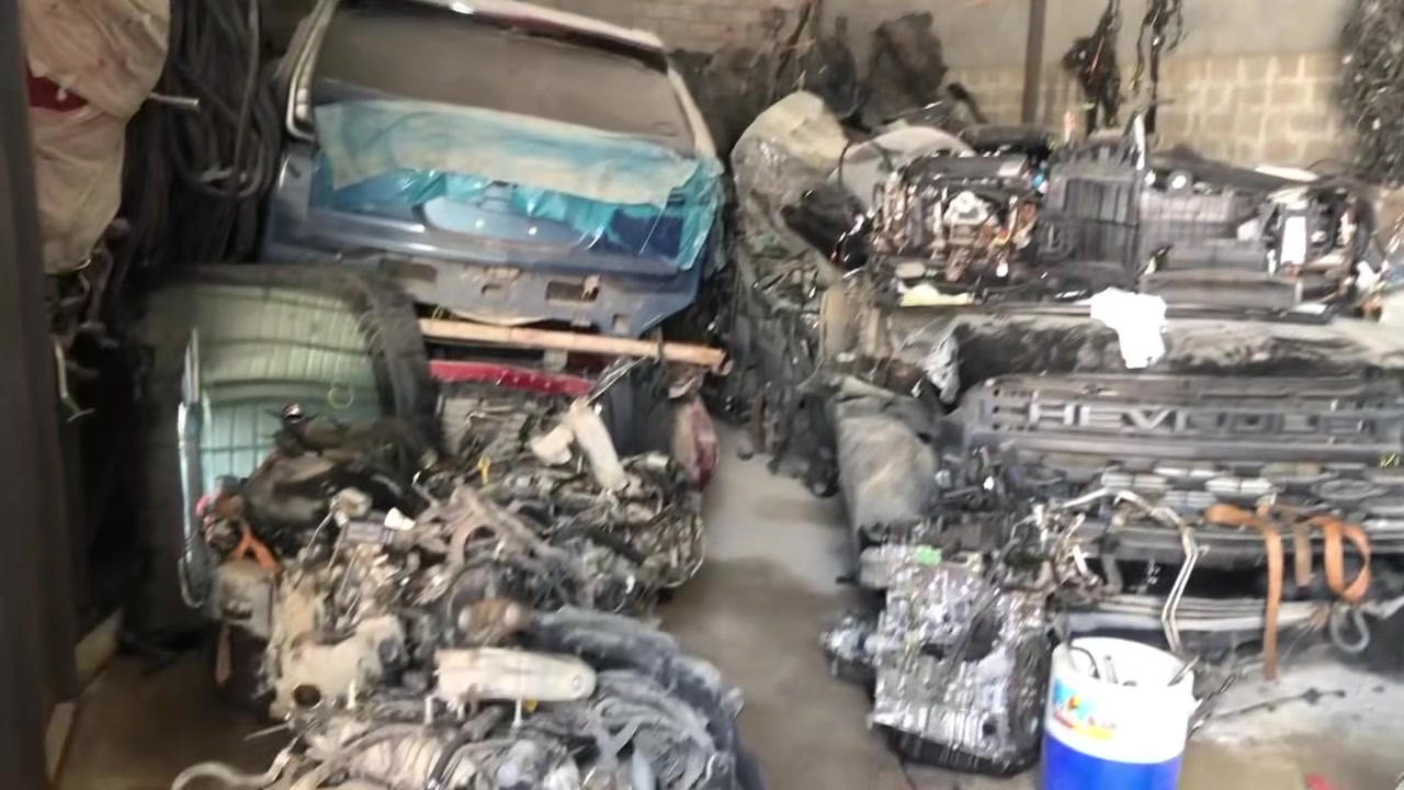 القزاز لتجارة قطع غيار السيارات الامريكية الحديثة 

العنوان بغداد شارع فلسطين شارع كريم الندى قرب هيئة اعلام الحشد 
***********
