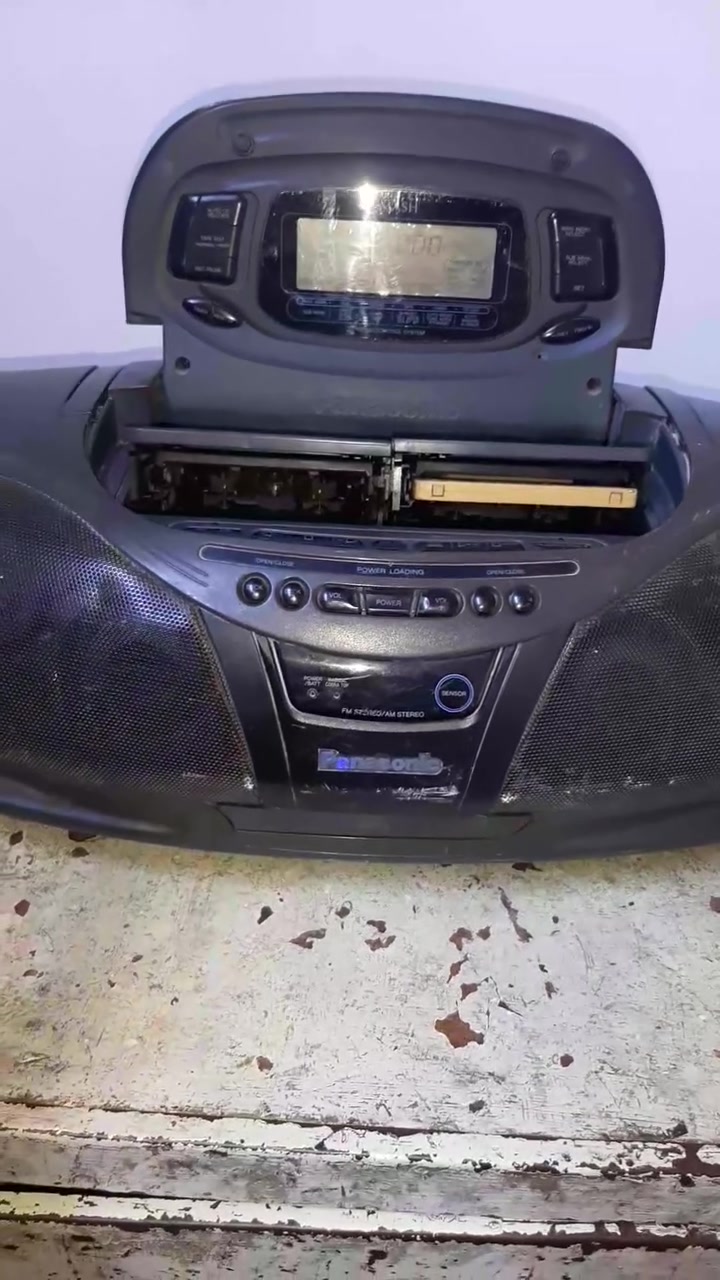 متاح راديو مسجل ..
قفل 25 ...
***********
