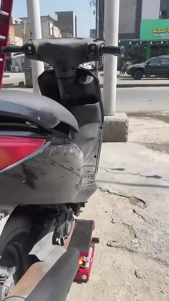 سلام عليكم دراجه بريز البيع دراجه كفاله عامه مكان الدراجه الحريه سعر الدراجه 750 وبيه مجال كلش قليل تواصل على رقم التلفون***********
