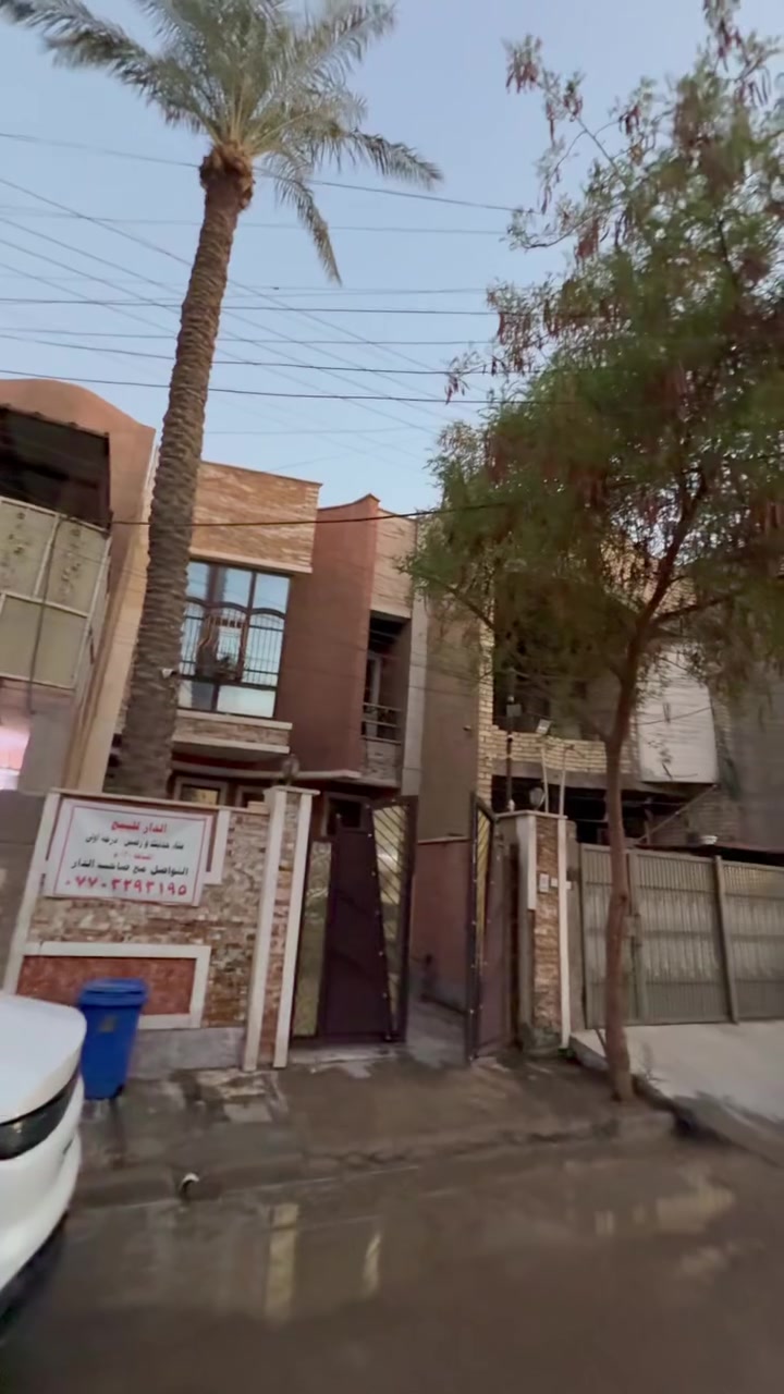 بيت للبيع 
الشعب / شارع الأسواق المركزية / مقابل مدرسة الجندي الباسل 
للاستفسار الاتصال على الرقم ***********
