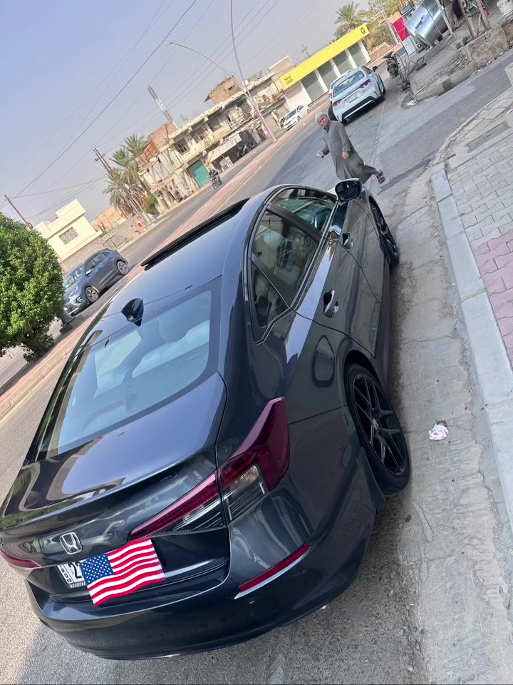 � هوندا سيفيك Sport Hybrid 2025
🔥 هايبرد HEV – سبورت 🔥

✨ المواصفات:
• محرك 2.0 لتر 4 سلندر هايبرد
• قوة 200 حصان
• ناقل حركة E-CVT
• دفع أمامي FWD
• جنوط رياضية 18 إنچ
• فتحة سقف كهربائية
• مقاعد أمامية مدفأة
• تكييف أوتوماتيك مزدوج المناطق
• Apple CarPlay / Android Auto
• كاميرا خلفية
• مثبت سرعة متكيف
• نظام المحافظة على المسار
• نظام مراقبة النقطة العمياء
• أنوار LED
• دخول وتشغيل ذكي
• أنظمة أمان Honda Sensing

📊 الممشى: 17,000 ميل فقط 🔥

💰 السعر: 16,800$ فقط

📞 للاستفسار: ***********

�
