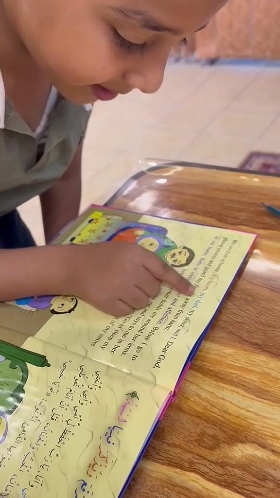 📚✨ تقوية اللغة الإنجليزية من الصفر إلى التميز ✨📚

الحروف الإنجليزية كاملة ✅
الكتابة الصحيحة ✅
القراءة خطوة بخطوة ✅
القصص والمفردات الأساسية ✅

فخر اليوم بأحد طلابي بعد إكمال جميع الحروف الإنجليزية وقراءة أول قصة له بنجاح 👏🤍

التعليم بأسلوب مبسط ومتابعة مستمرة حتى يتقن الطالب القراءة والكتابة بثقة 💯

للاستفسار والحجز مراسلتي ***********📞
📍بسماية B2
