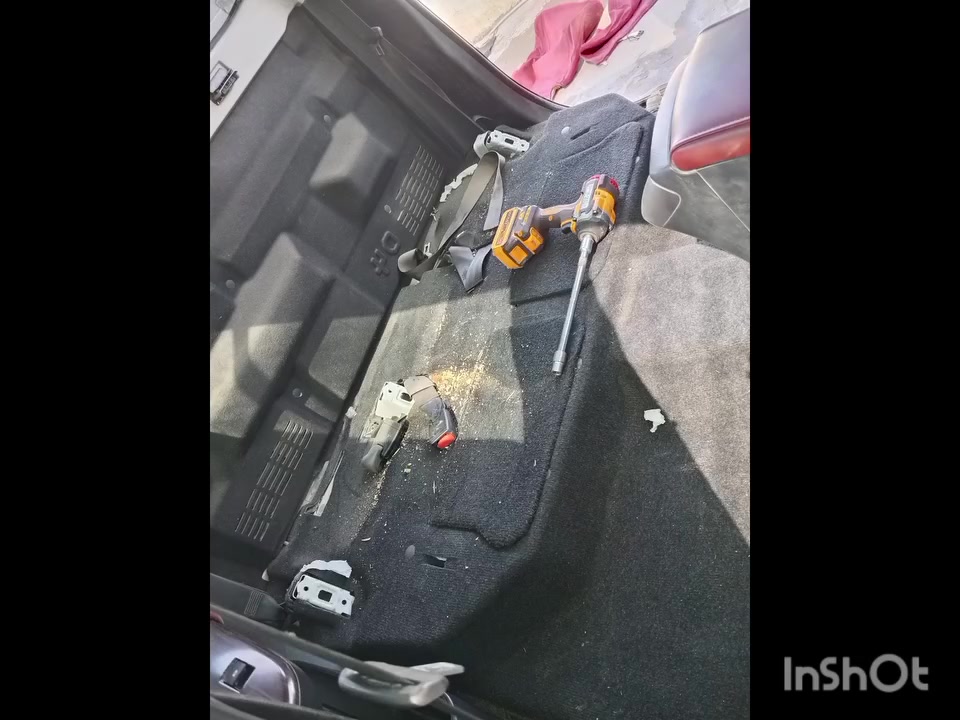 تنضيف داخل السياره وخارج العنوان حي الصناعي شارع الاساله ثاني غسل عل اليمنه  قرب بارق كمبيوتر رقمي***********
