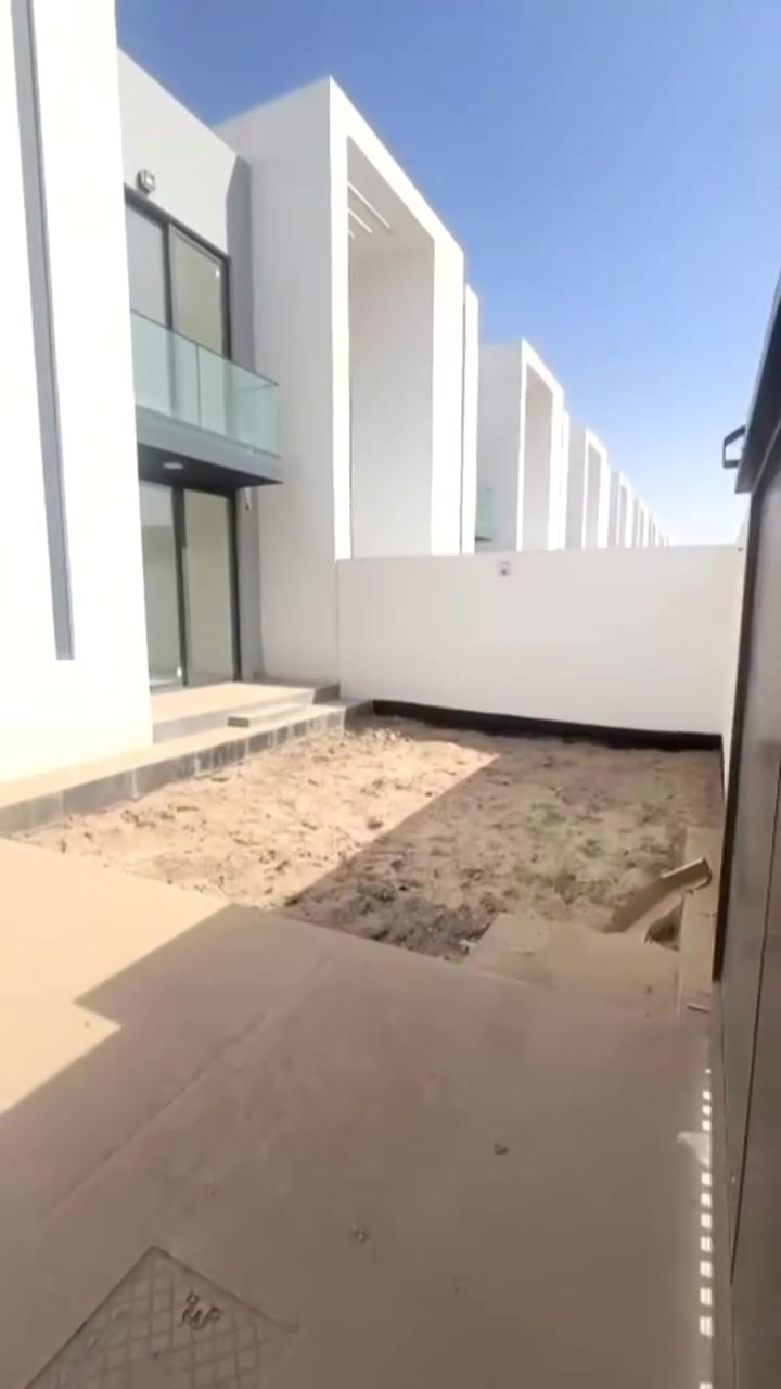 للبيع | بيت سكني مميز في مجمع بدور بغداد
فرصة مميزة للسكن والاستثمار في مجمع البدور السكني

📍 الموقع: مجمع بدور بغداد شارع المطار
📐 المساحة: 200 م²
🛏️ عدد غرف النوم: 4 غرف
🛣️ الواجهة: على شارع رئيسي بعرض 16 متر
✨ الحالة: زيرو – لم يتم السكن فيه سابقاً
🔑 الاستلام: مباشر بدون اقساط
تتوفر في المجمع جميع الخدمات من ماء،كهرباء تبليط، تشجير سكيورتي والبيت حاهز للسكن 
للاستفسار مراسلة الرقم :   ***********

