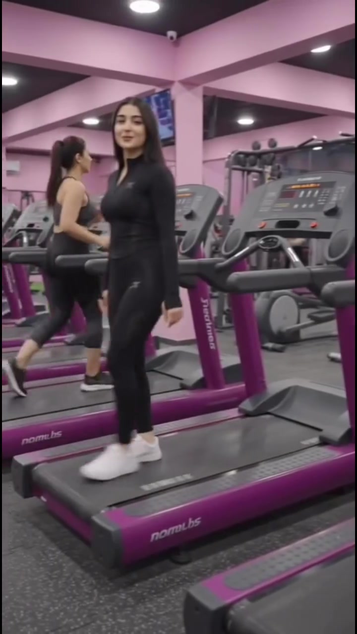 بنات Queen Gym 👑

من دخلتي الجيم، شنو أكثر عادة صحية تتمنين تكتسبينها؟ 🌱
وشنو أكثر شي يرفع طاقتج أثناء التمرين؟ 💪🔥

شاركونا إجاباتكم بالتعليقات 👇🏻❤️

Queen Gym 👑 | مصنع البطلات

📍 بغداد – حي الجهاد – الضباط – شارع 40
قبل مجمع النسيم – مجمع ريحان التجاري – الطابق الثالث
🛗 متوفر مصعد

📞 ***********
  #الشعب_الصيني_ماله_حل😂😂 #رقص #دايت #جمال #القوّة #القوة
