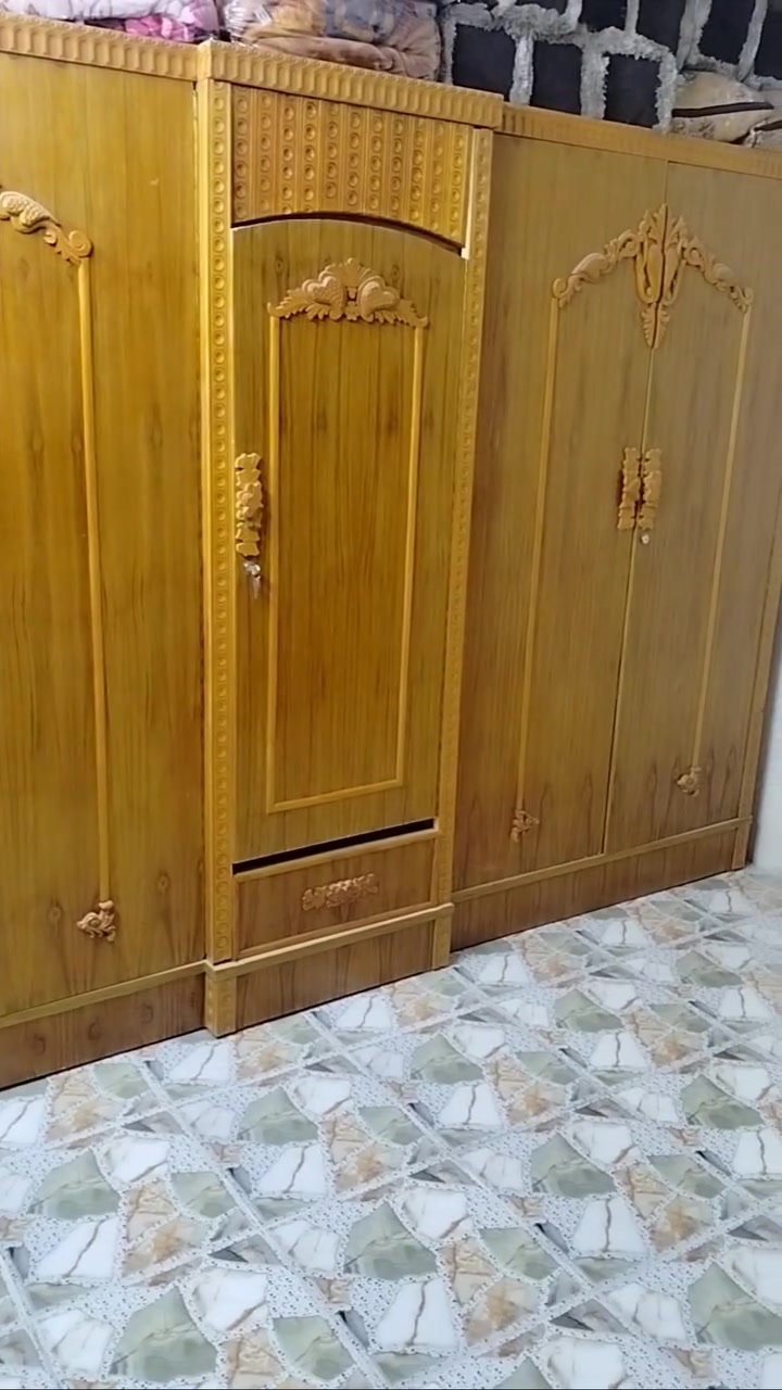 غرفه نوم مستخدم شهر ونص للبيع مكان ايسر الرقم بي وتساب   ***********
