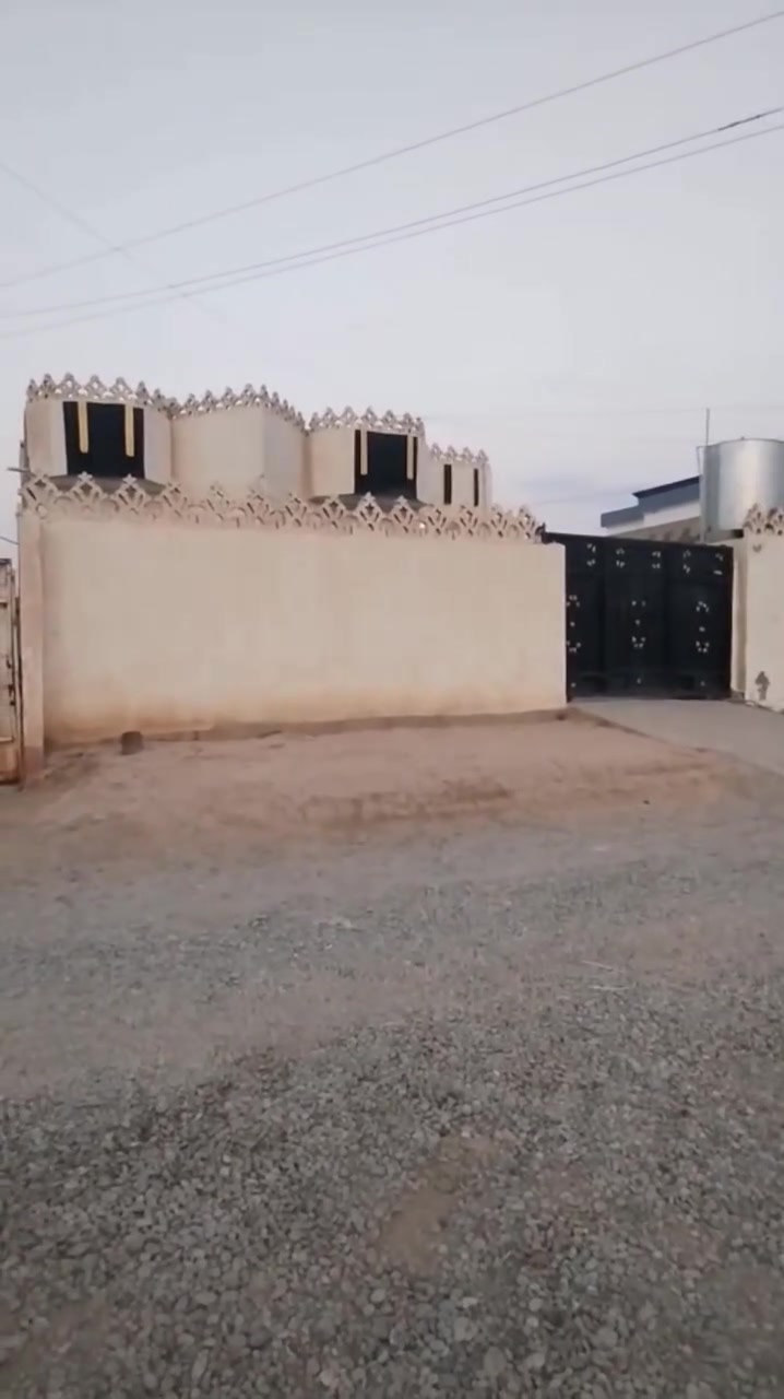 السلام عليكم بيت لبيع 250 متر حي المستقبل قرب قاعه ليان 37 وبي مجال لطيبين الاستفسار عل الرقام التاليه ***********
***********
