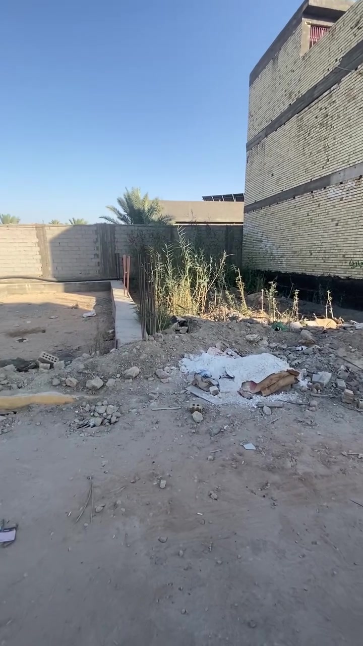 داخل مجمع كامل خدمات وبناء
قطعة ١٠٠ متر للبيع مجاور حي العباس شارع حولي الزوار واجهة 7 نزال 13 بسعر مناسب وبيه مستقبل المنطقة وكلش نضيفة ومرتبه سند ٢٥ اقرار 
***********
