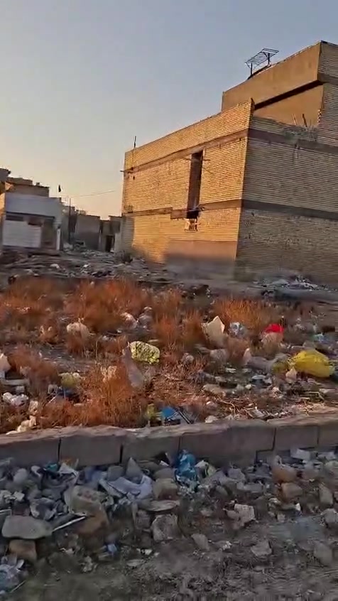 اخوان السلام عليكم لاصحاب الاسثمار والمشاريع. قطعه ارض بمساحه مميزه 1200 متر للبيع سكينه مقاطعه 8/2  كافه الخدمات متوفره لمن لديه الرغبه بالشراء مراسله الرقم *********** واتساب فقط او خاص تحياتي للجميع
