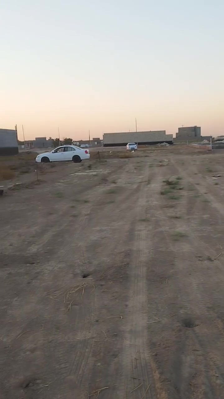 السلام عليكم قطعه للبيع خلف شارع ستين  التل الاخظر
قطعه مساحته 300م وجه 12 ونزال 25  

القطعه سكنيه صايرة عله. شارعين 10كدامه و10وراها 

خدمات ماء وكهرباء ومولد 

للاستفسار الاتصال او مراسلت الصفحه ***********
