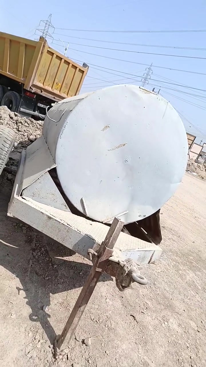 عمي سلو عليكم مقطورات ال وحده تلث طنان لبيع وهذا رقمي ***********
