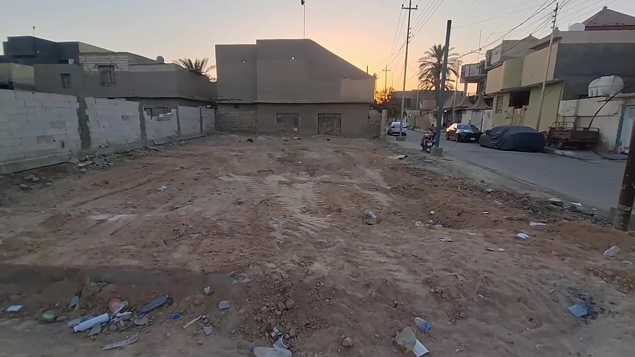 يالله 
قطعه طابو صرف مساحه ٣٠٠ متر ركن
العنوان حي الضباط مقابيل جابر خنياب
تبعد عن شارع العام ٥٠ متر او اقل 
الاستفسار ***********
السعر 275 مع المجال 
متابعه للبيج فضلا وليس امرا
