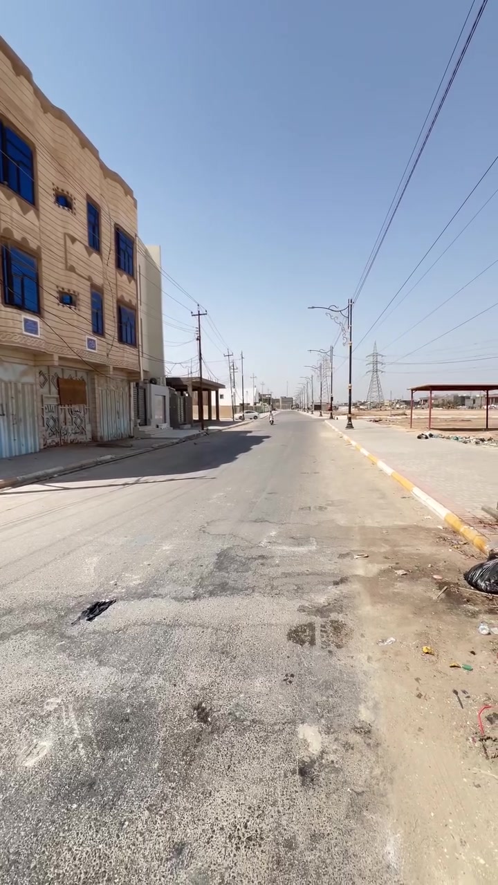 دار للبيع في منطقة حي الحكم طابقين مسلح موقع مميز
                           أعلان رقم (242)
📍 الموقع: حي الحكم - قرب المركز الصحي.
📐 المساحة: 250 متر.
🏡 بيت واسع، نقص ترتيبات بسيطه وفي موقع مخدوم وقريب من كل احتياجاتك.
📥 لمعرفة السعر: علق بكلمة (الخبير) وتصلك التفاصيل فوراً.
📞 أو اتصل بنا: ***********
