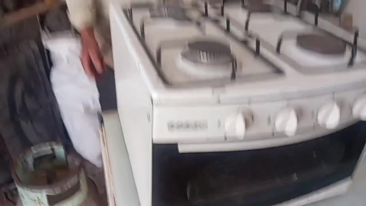 طباخ صغير 60+60 نار  زركه والفرن كهربائي كله شغال ***********
