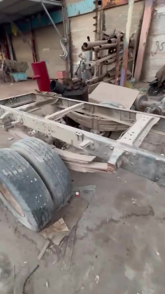 شاصي لبيع
يصلح عربانة أو مقطوره 
كامل سبرنكات وتايرات جاهز
السماوة ***********
