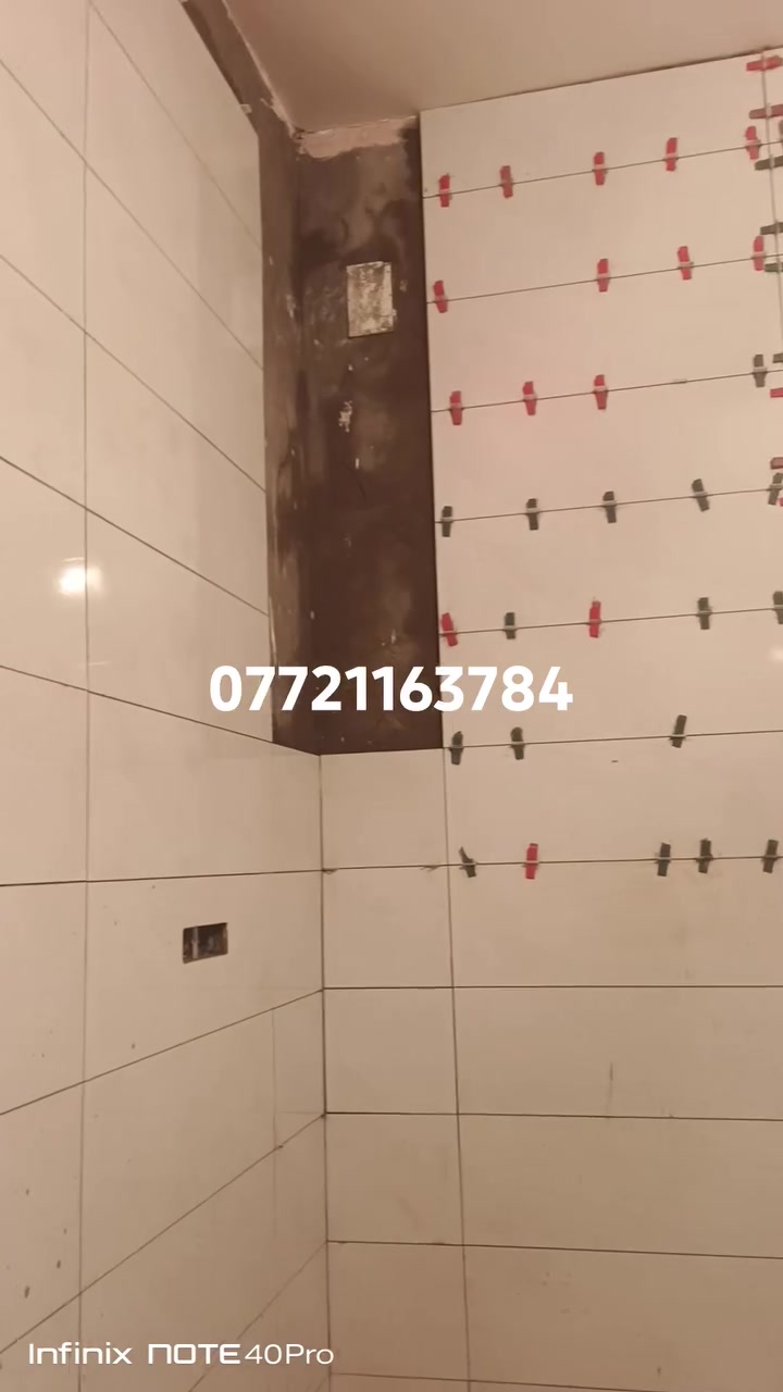 خلفه سيراميك متفرغ للعمل
***********
