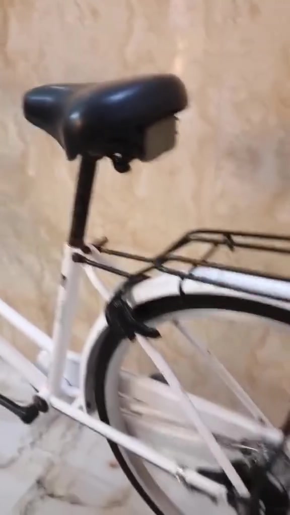 ا
سلام عليكم باسكل للبيع حجم 26باسكل حيل نضيف بسعر 130الف التصال على هذا الرقم *********** المو شراي لا يدخل
